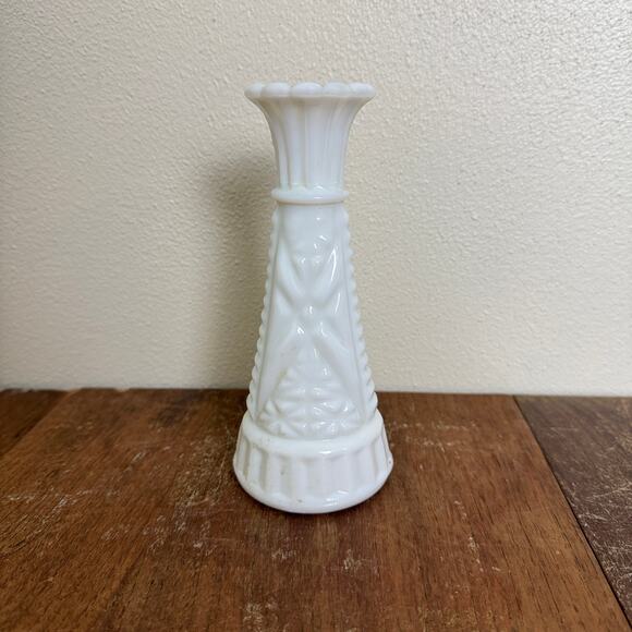 Vintage Ring of Fire Milk Glass Short Pressed Glass‎ 6 inches Bud Vase - Picture 3 of 9